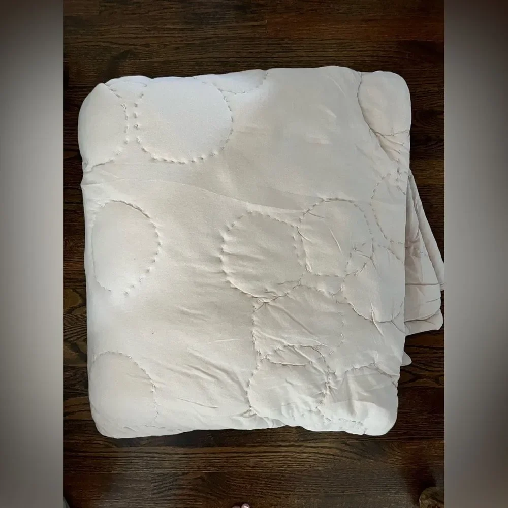 Alyssa Jersey Quilt Size King By Anthropologie Color: Blush